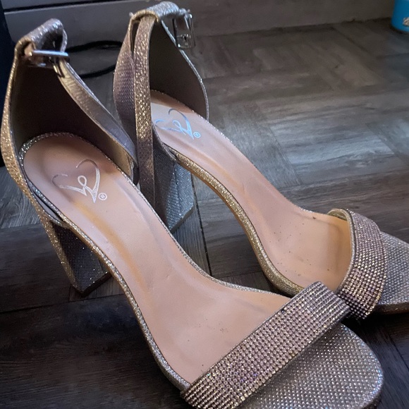 Blinged Heels size 9 GENTLY USED for sale! - Picture 3 of 3